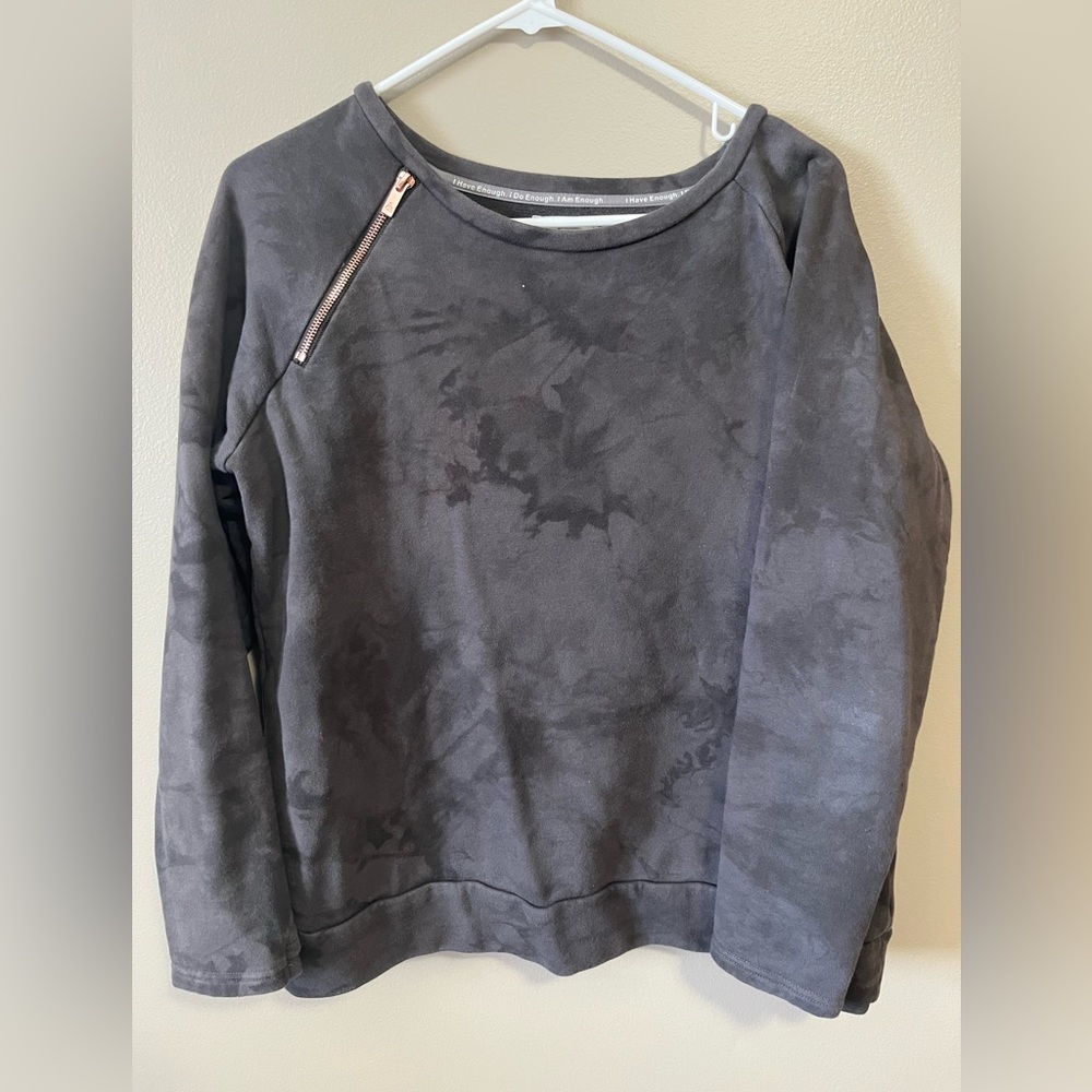 Ampersand side zip pullover